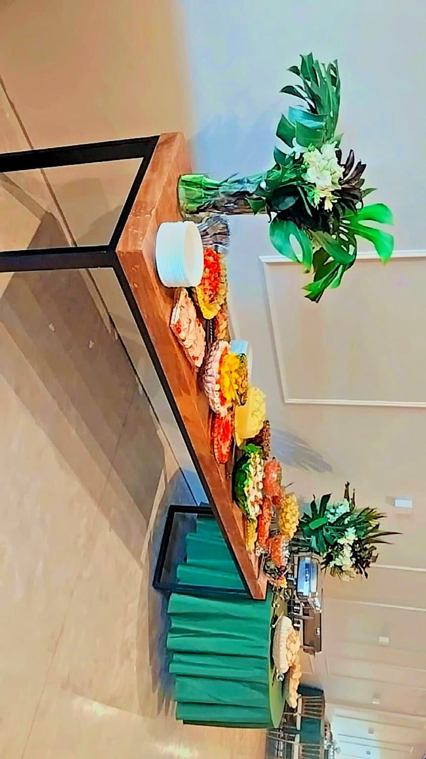 Detalhe da decoração de flores do salão